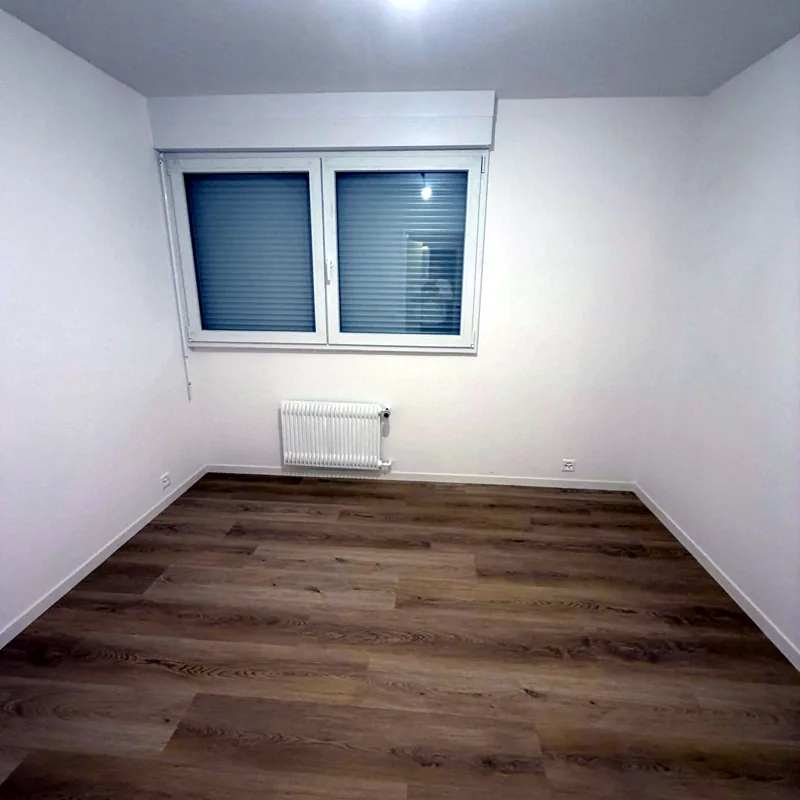 Chambre rénovée, sol neuf