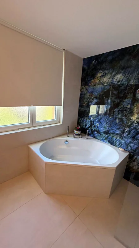 Baignoire d'angle neuve