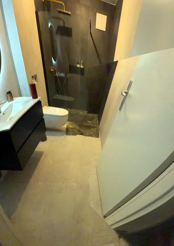 Meuble vasque suspendu et WC